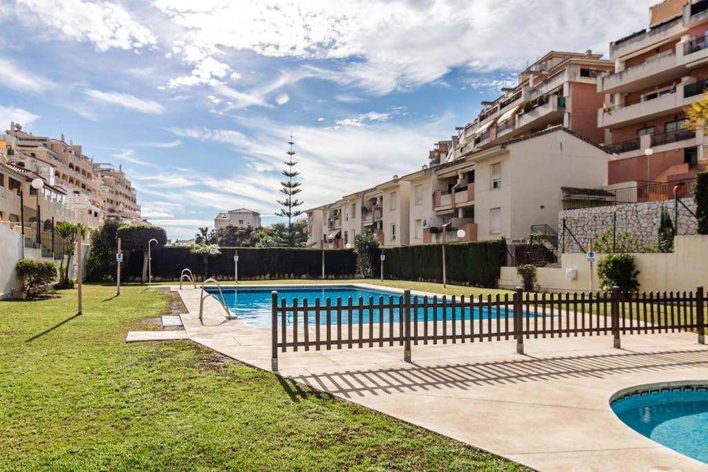 Home Rosa Benalmadena Bagian luar foto